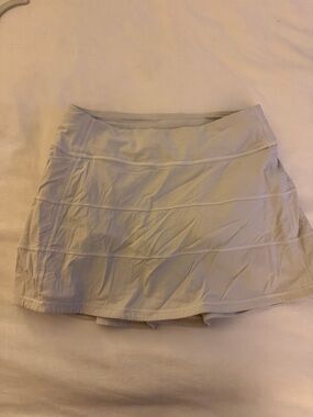 Lululemon white tennis skirt - size 4
